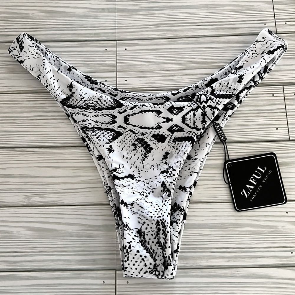 ZAFUL Halter Snakeskin Bikini bottom NWT